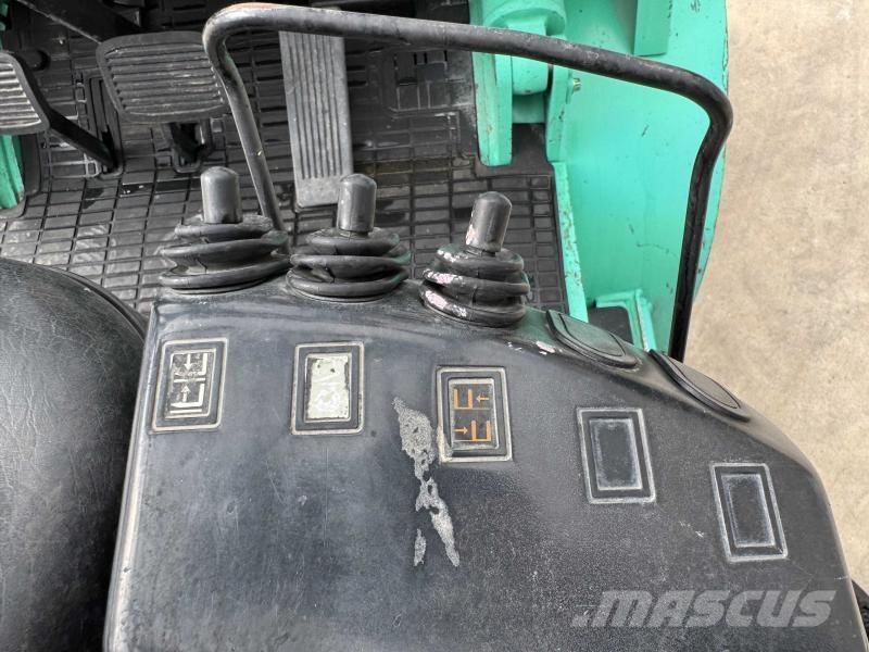 Mitsubishi FG30 Другие складские механизмы