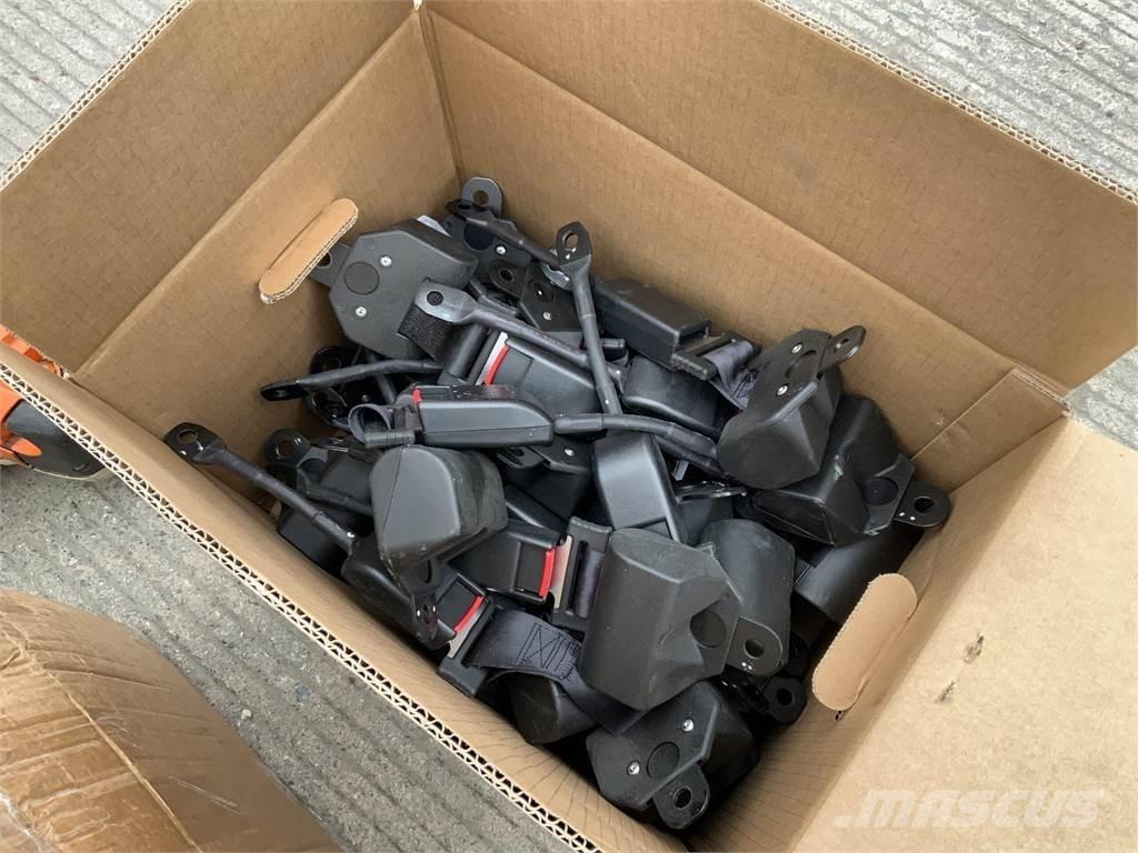  2 Boxes Of Seat Belts Сельхозтехника - Другие