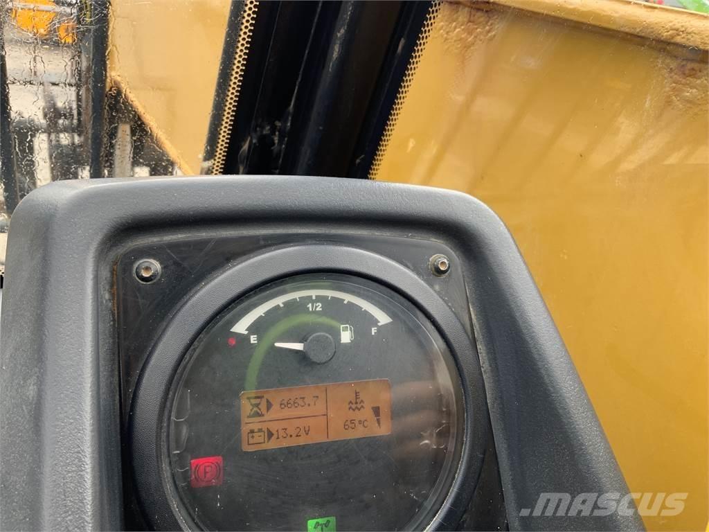 CAT TH414C GC (ST23780) Сельхозтехника - Другие