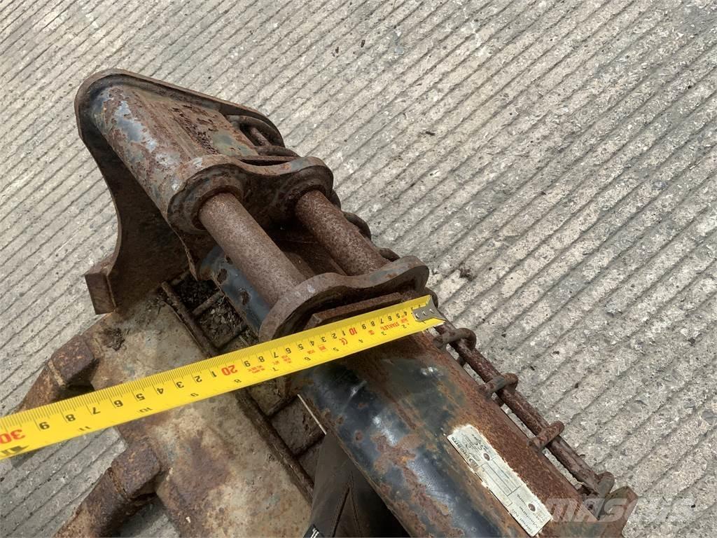 JCB 2ft bucket Сельхозтехника - Другие