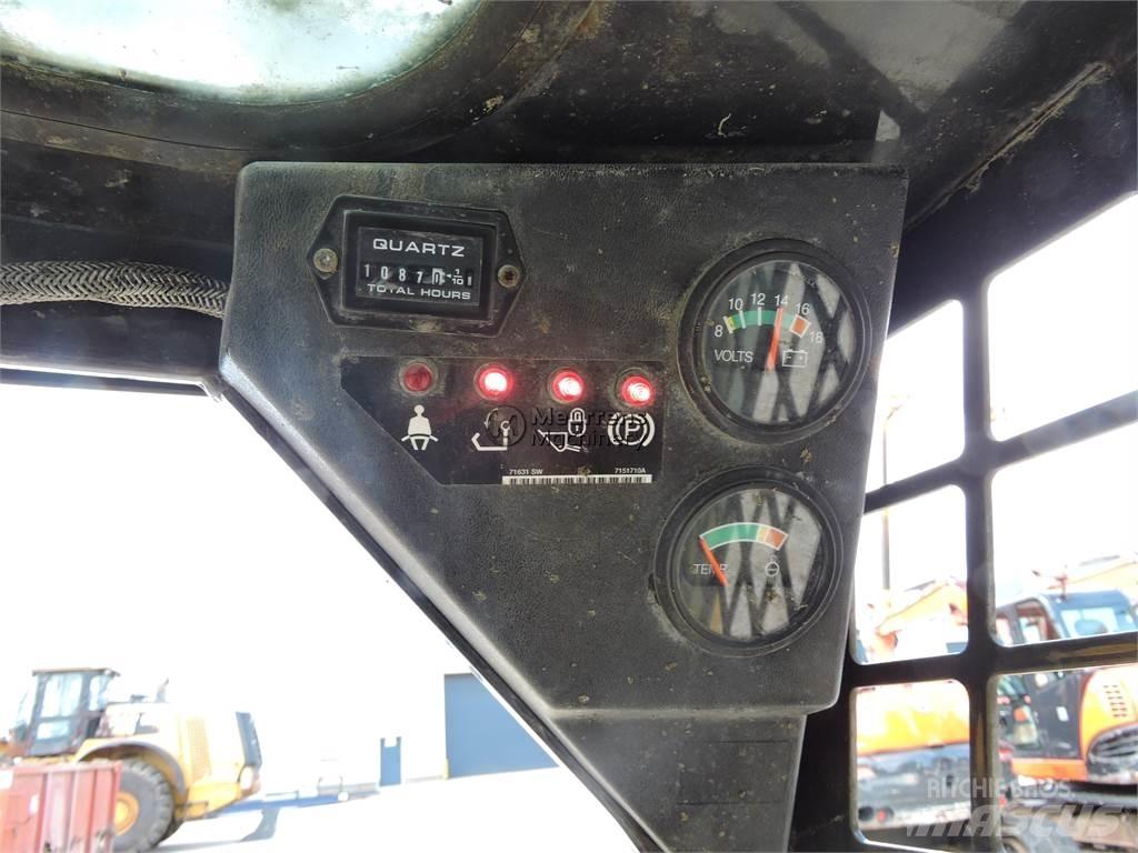 Bobcat S70 Фронтальные погрузчики
