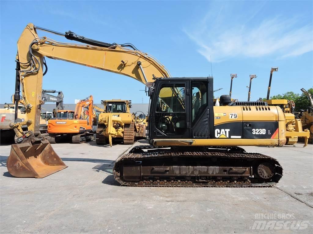 CAT 323D Гусеничные экскаваторы