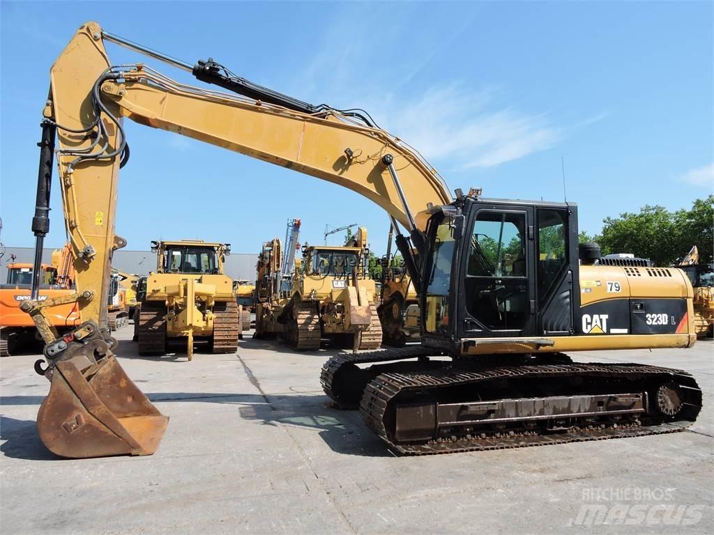 CAT 323D Гусеничные экскаваторы
