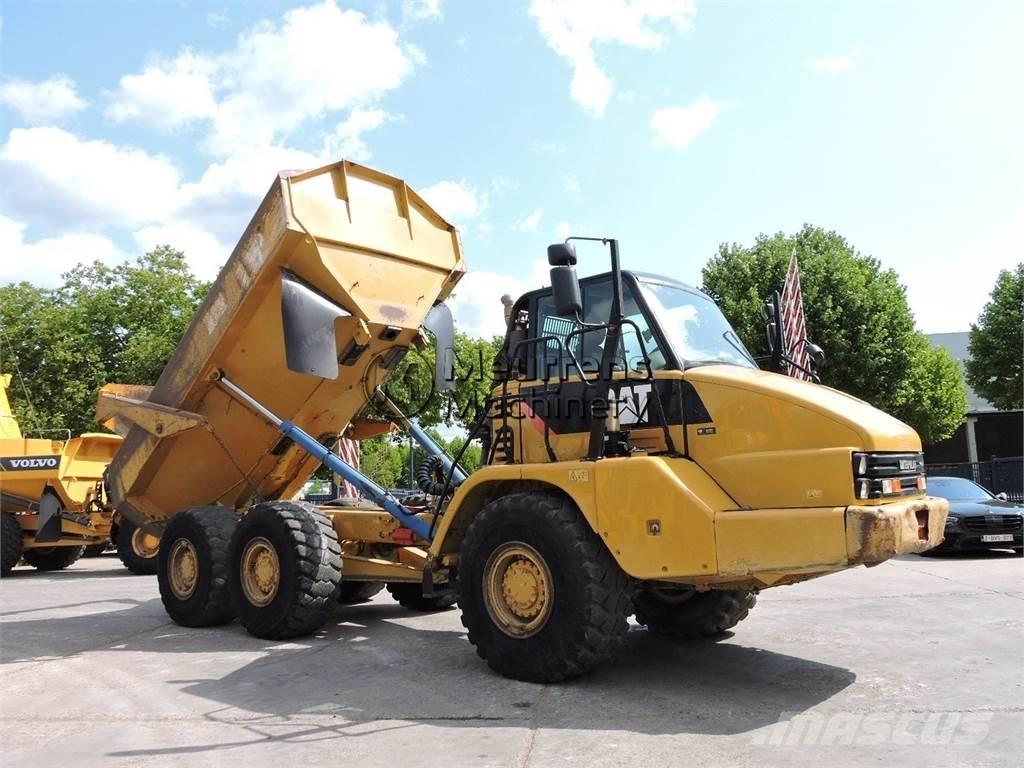 CAT 730 Шарнирно-сочленённые самосвалы