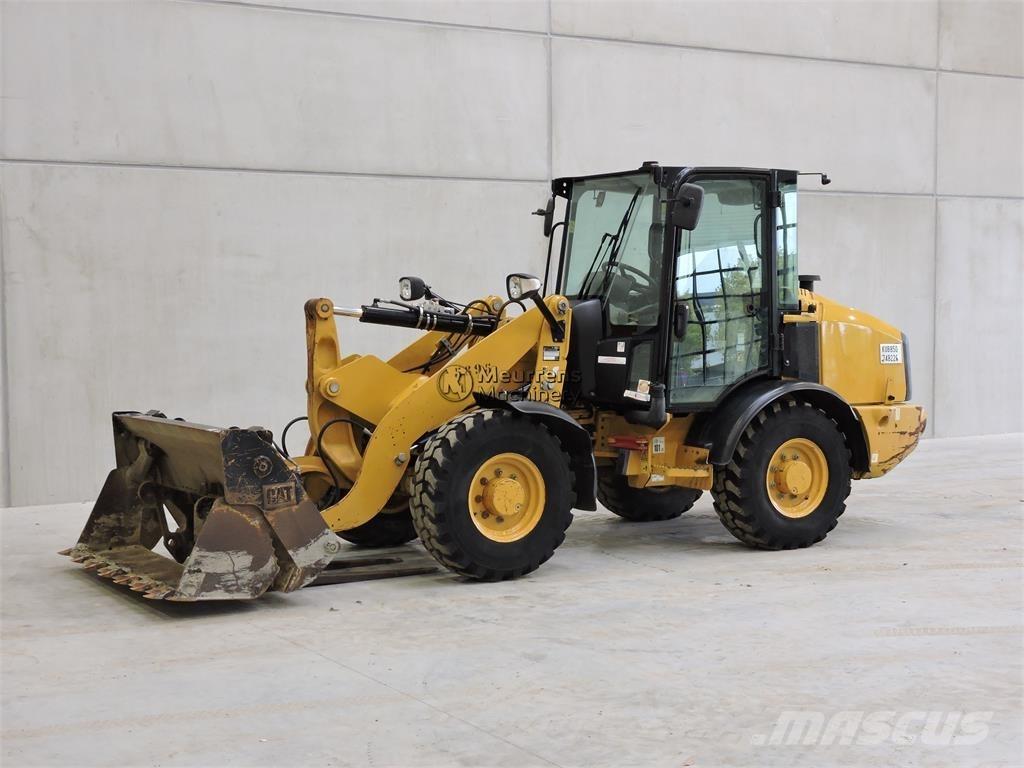 CAT 906M + FORK Фронтальные погрузчики