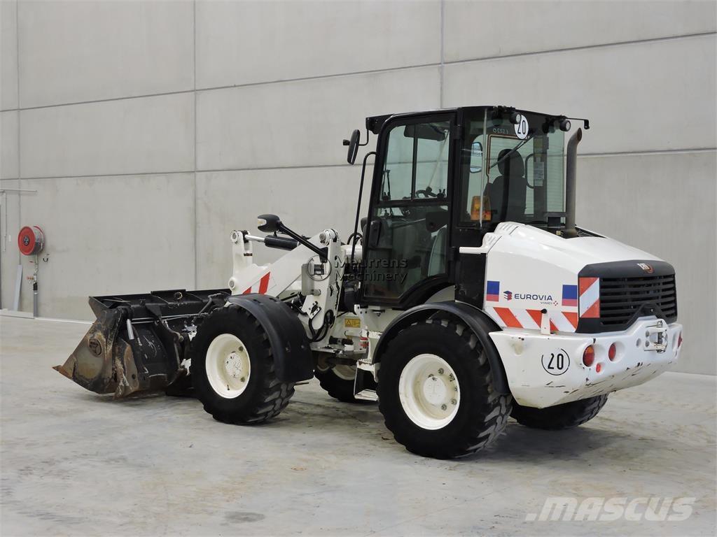 CAT 908M + FORK Фронтальные погрузчики