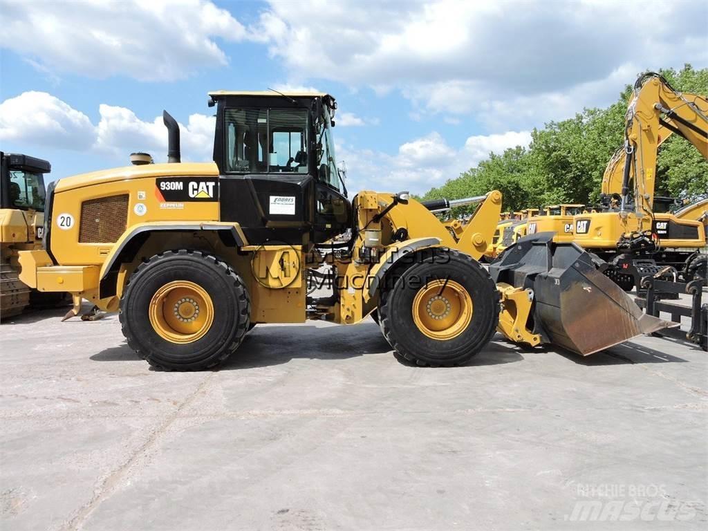 CAT 930M Фронтальные погрузчики