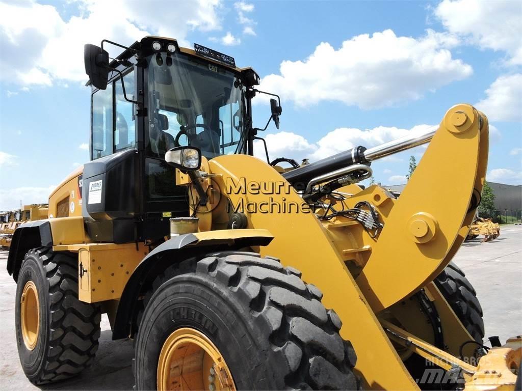 CAT 930M Фронтальные погрузчики