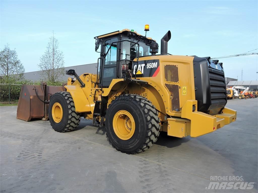 CAT 950M Фронтальные погрузчики