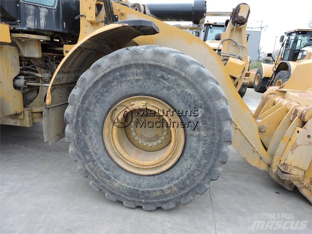 CAT 972M Фронтальные погрузчики