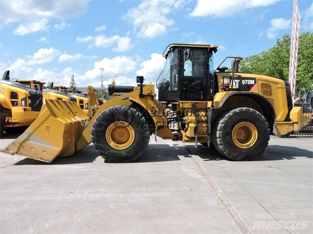 CAT 972M Фронтальные погрузчики