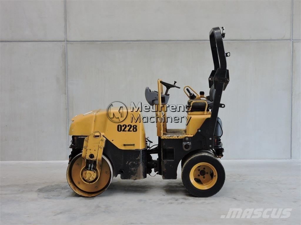 CAT CB225E Другие дорожные катки