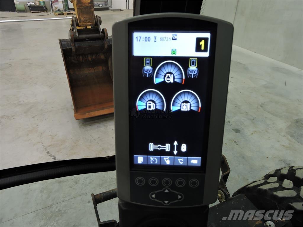 CAT M322D Колёсные экскаваторы