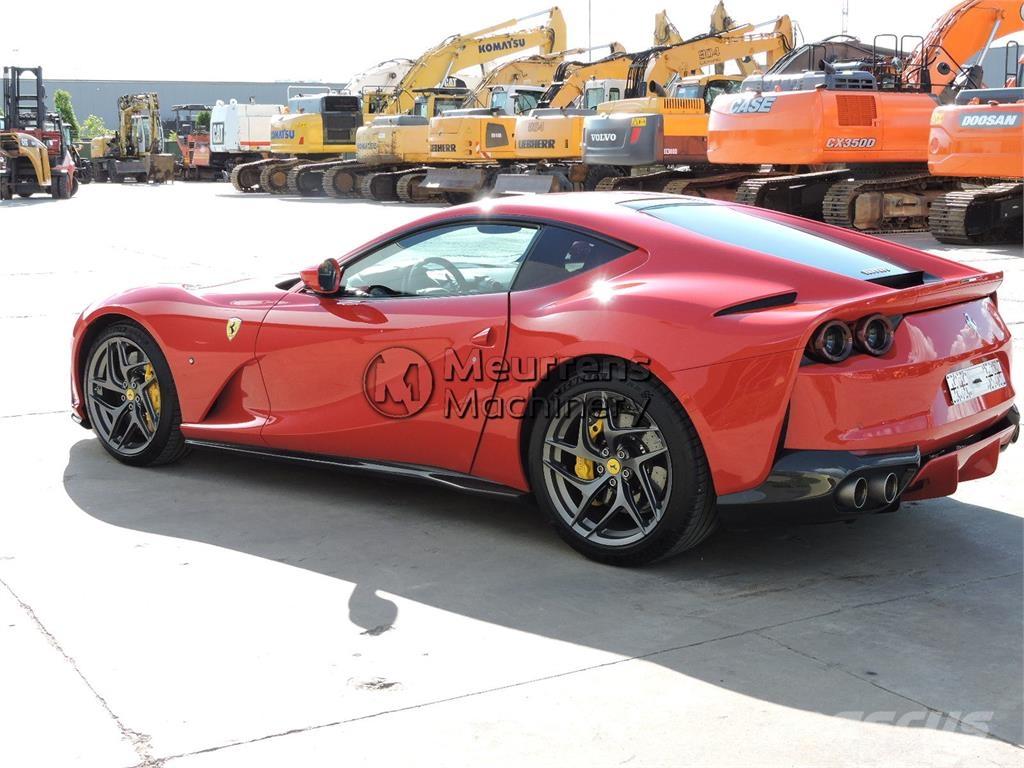 Ferrari 812 Super Fast Строительная техника - Другие