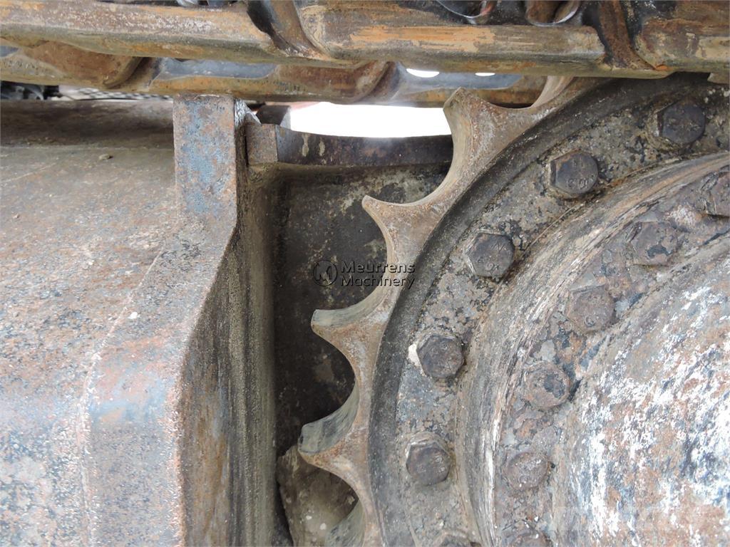 Hitachi ZX225 Гусеничные экскаваторы