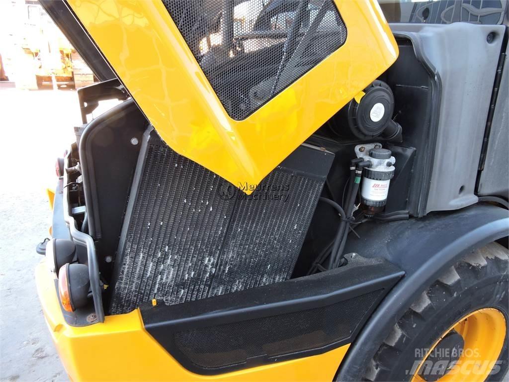 JCB 406 Фронтальные погрузчики