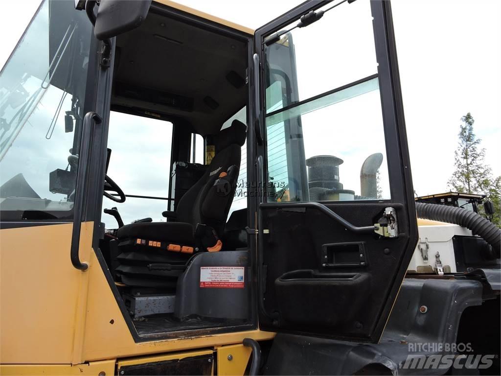 Komatsu WA320 Фронтальные погрузчики