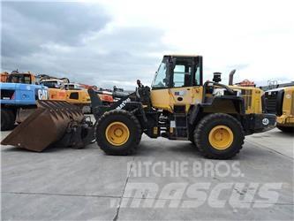 Komatsu WA320 Фронтальные погрузчики