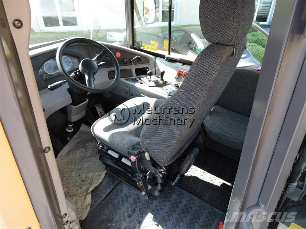 Volvo A25F Шарнирно-сочленённые самосвалы