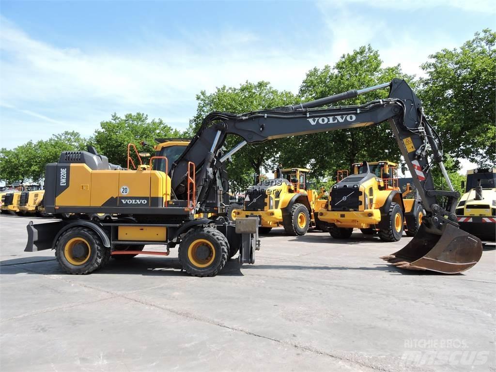 Volvo EW220E GERMAN Колёсные экскаваторы