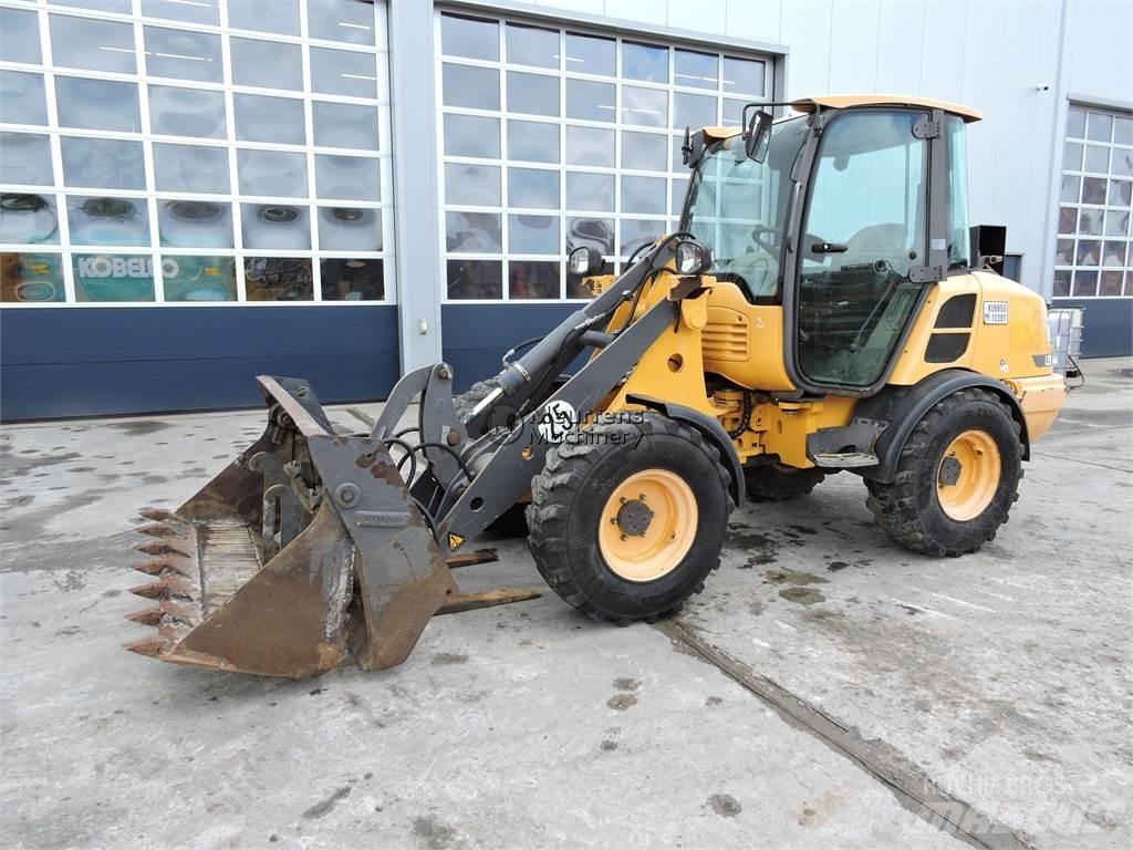 Volvo L25F Фронтальные погрузчики