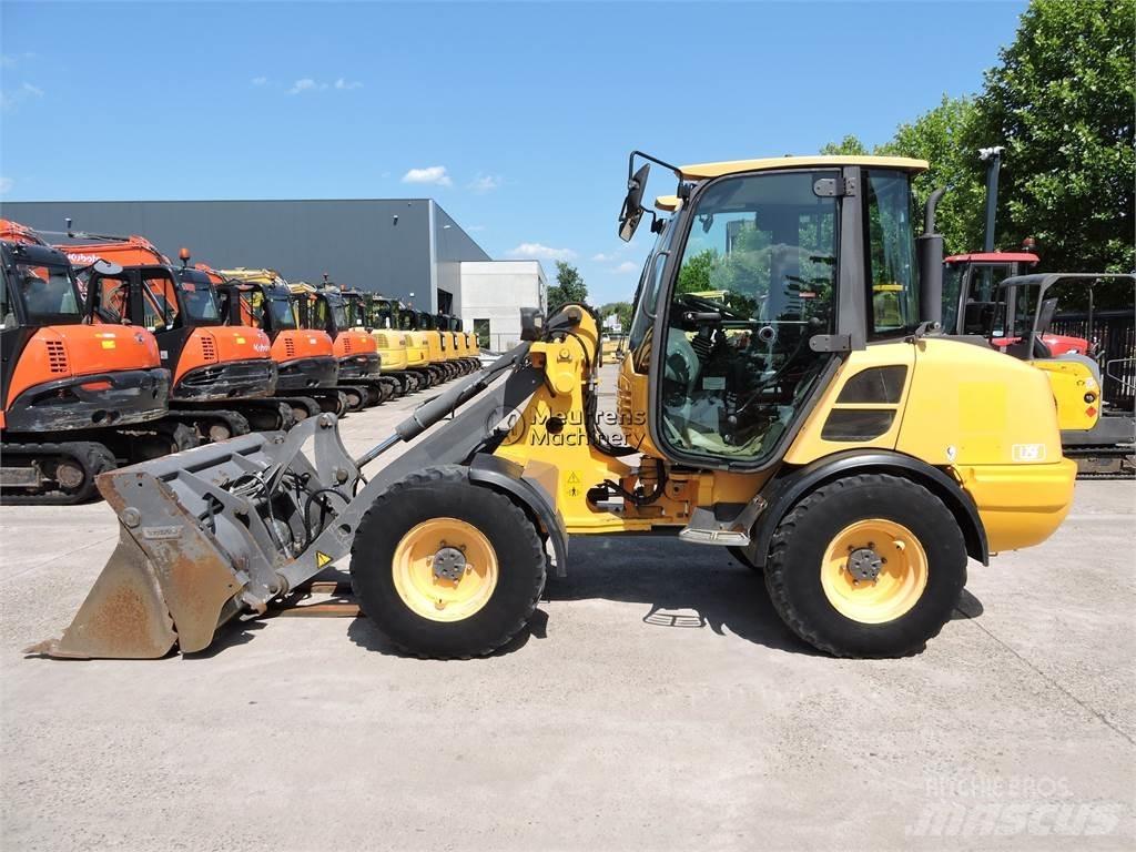 Volvo L25F + FORK Фронтальные погрузчики