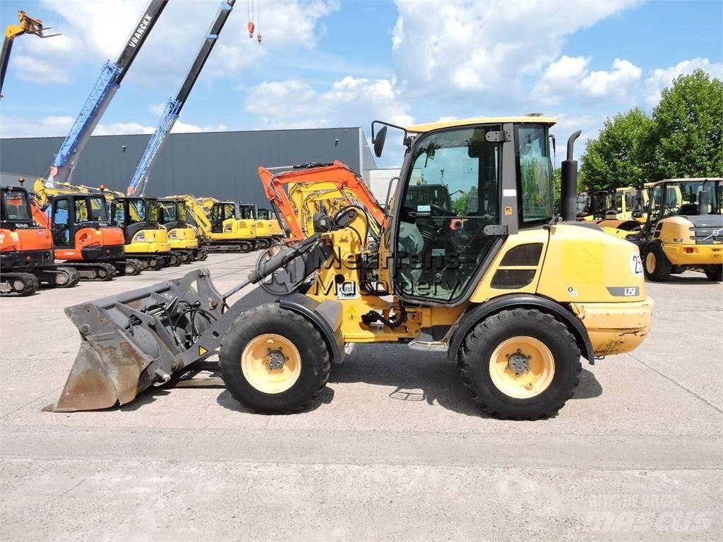 Volvo L25F + Fork Фронтальные погрузчики
