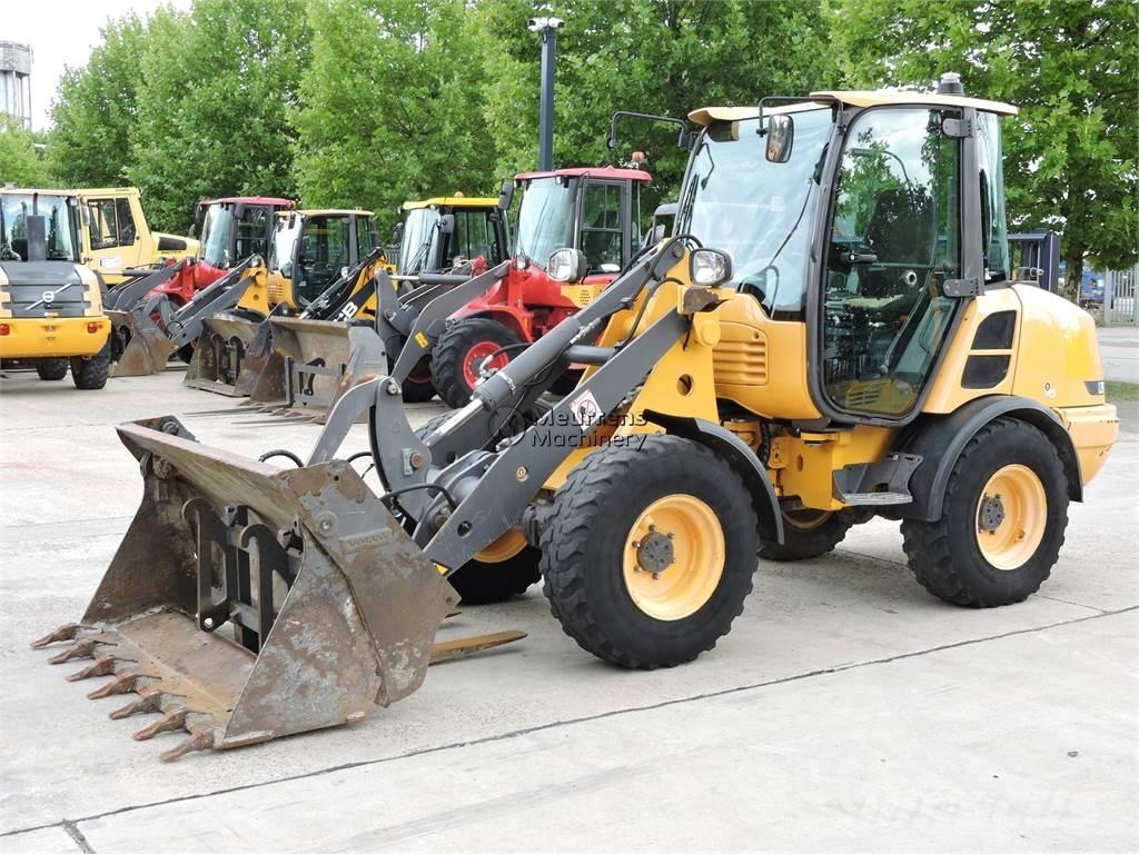 Volvo L25F + FORK Фронтальные погрузчики