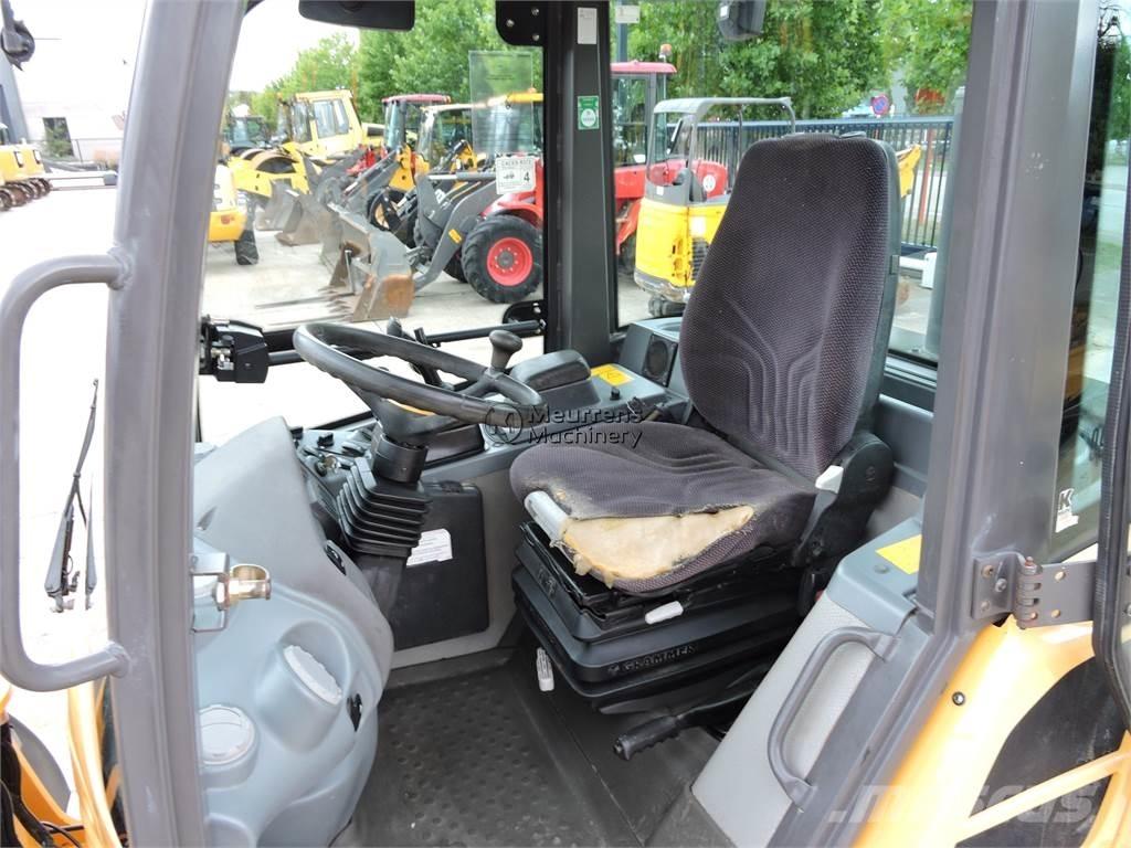 Volvo L25F + FORK Фронтальные погрузчики