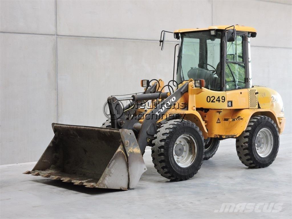 Volvo L30B Фронтальные погрузчики