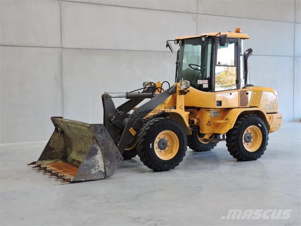 Volvo L30G Фронтальные погрузчики