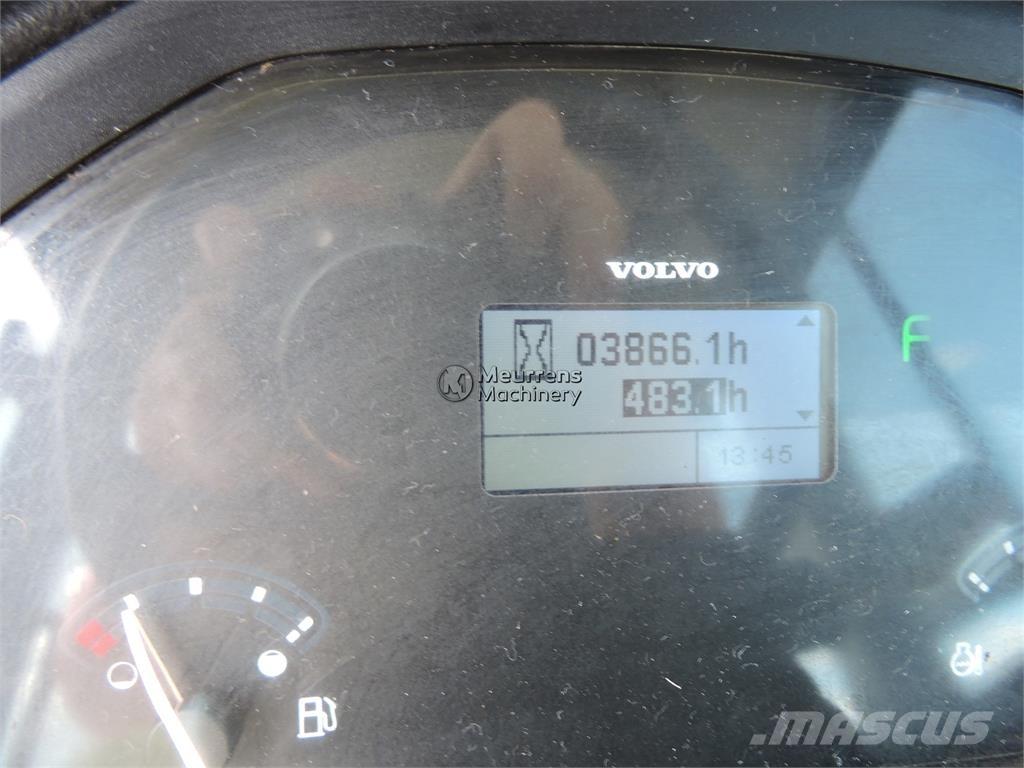 Volvo L30G + FORK Фронтальные погрузчики
