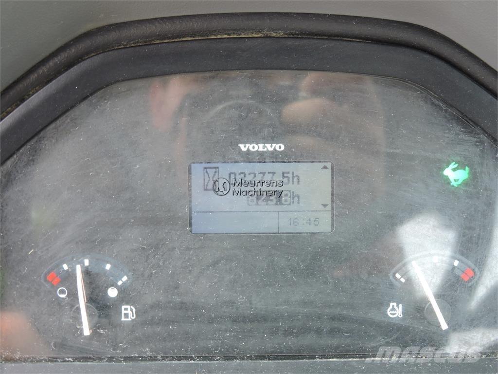 Volvo L30G + FORK Фронтальные погрузчики