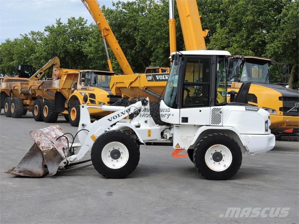 Volvo L30G + FORK Фронтальные погрузчики