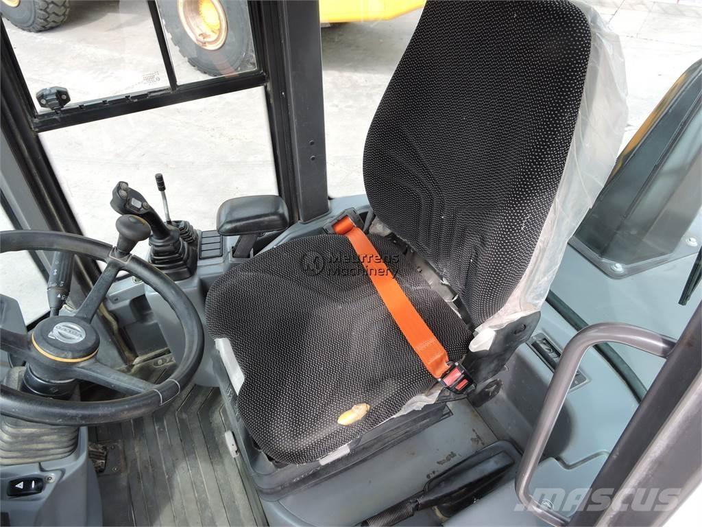 Volvo L30G + FORK Фронтальные погрузчики