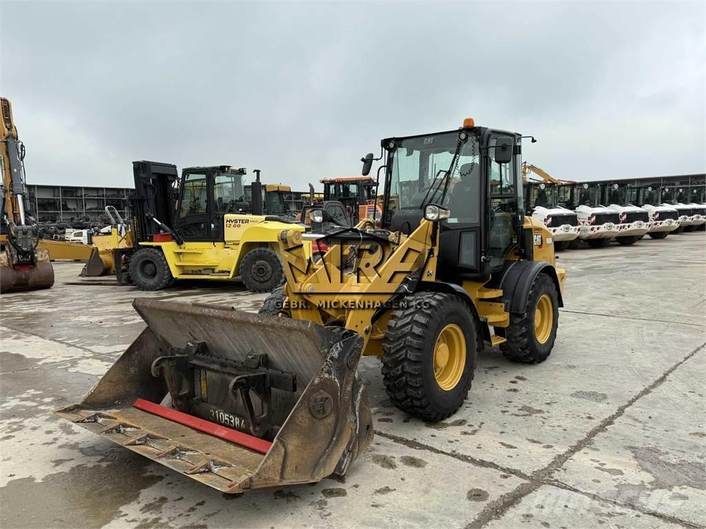 CAT 908 M Фронтальные погрузчики