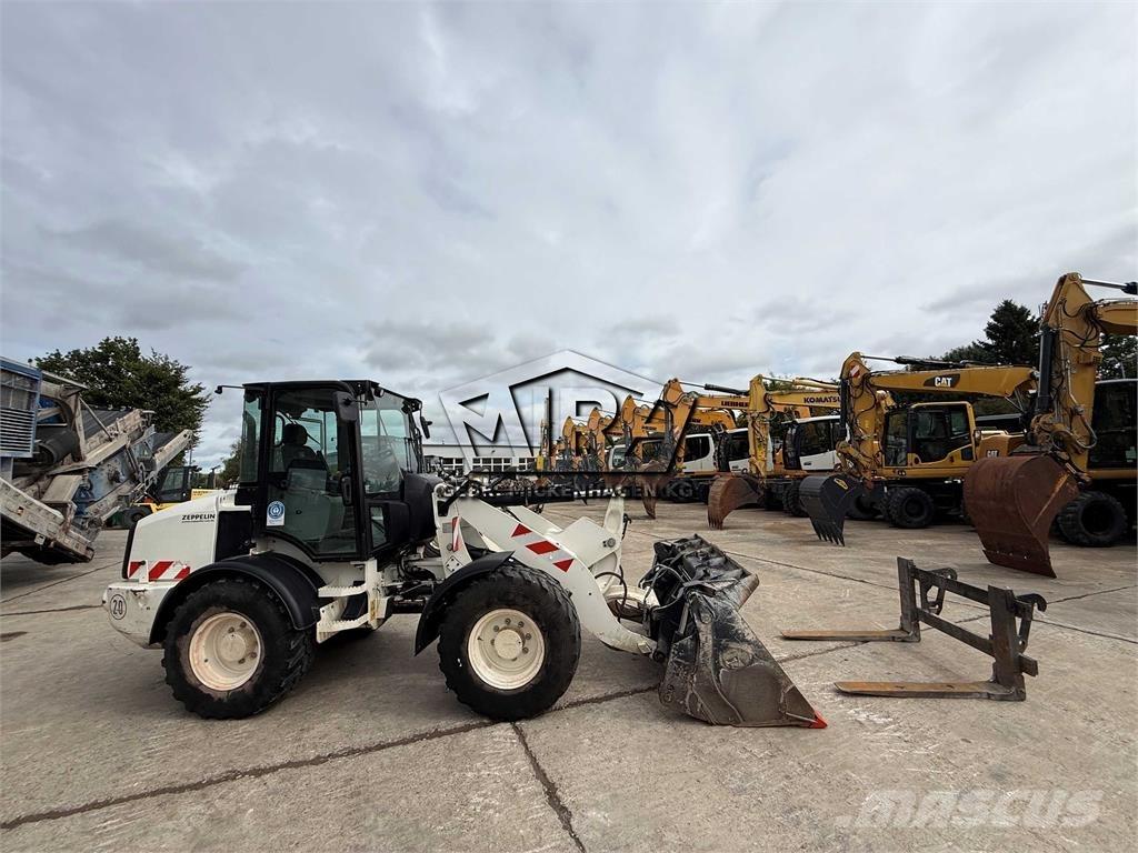 CAT 908 M Фронтальные погрузчики