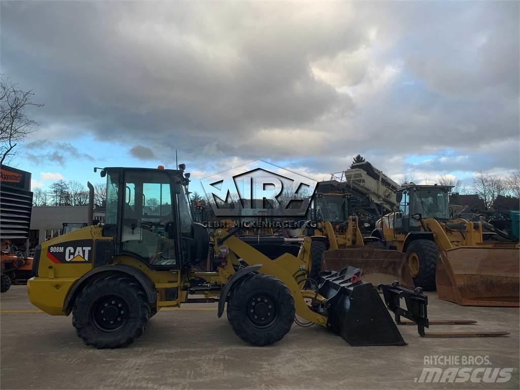 CAT 908M Фронтальные погрузчики