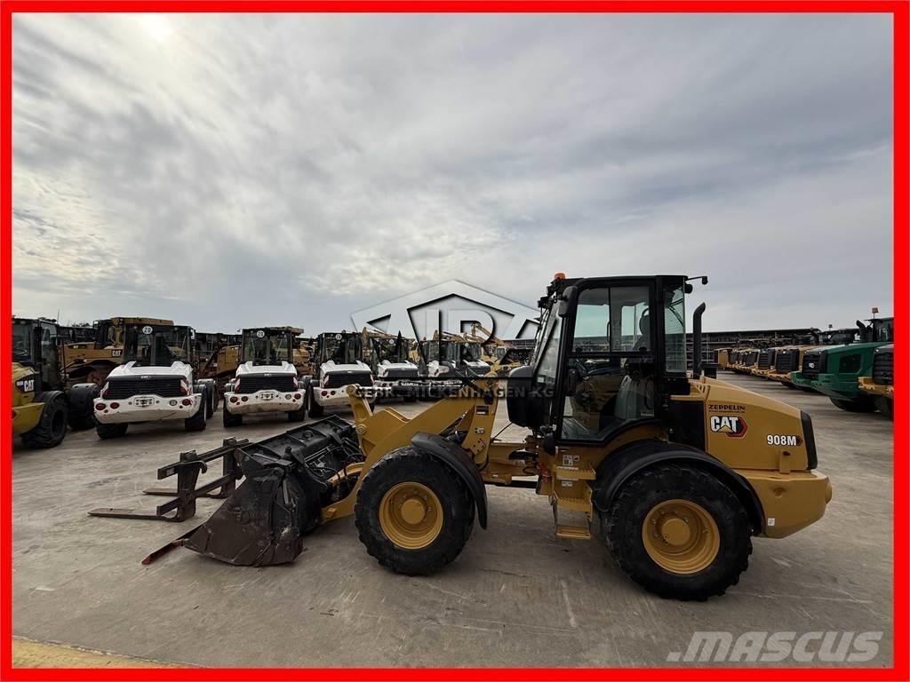 CAT 908M Фронтальные погрузчики