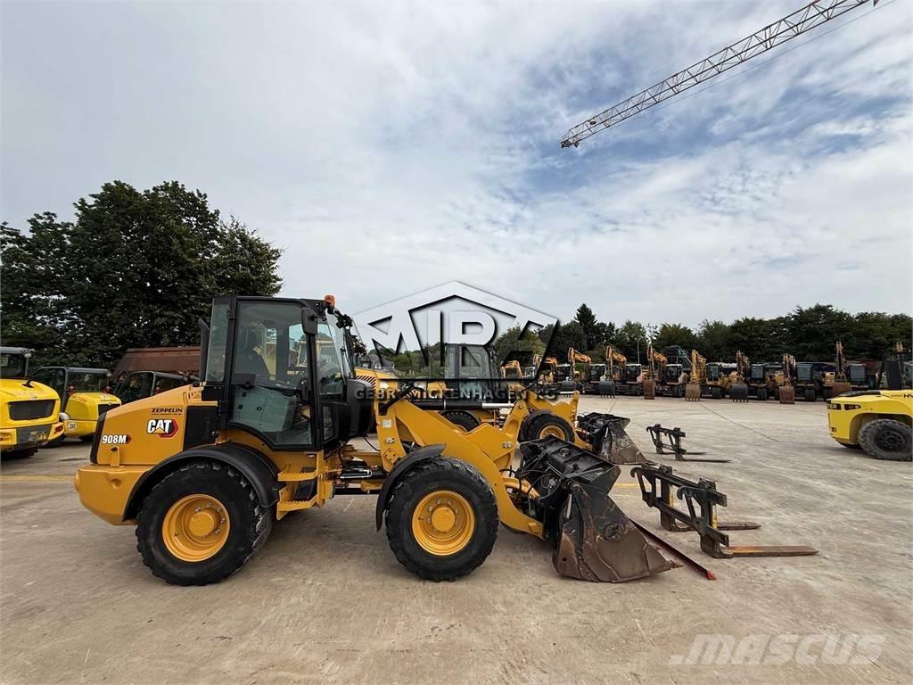 CAT 908M Фронтальные погрузчики
