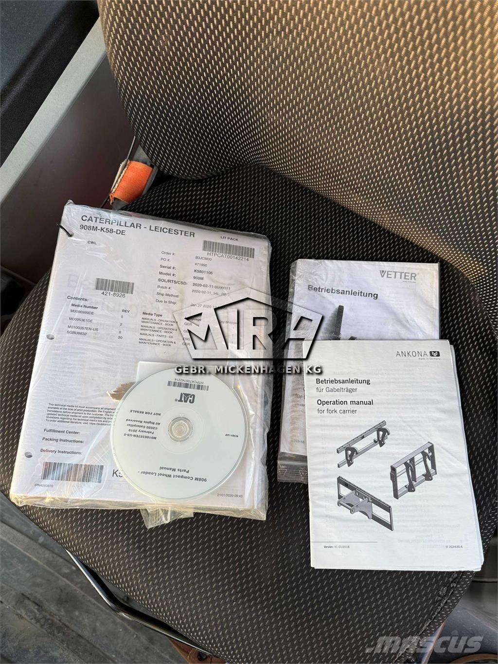 CAT 908M Фронтальные погрузчики