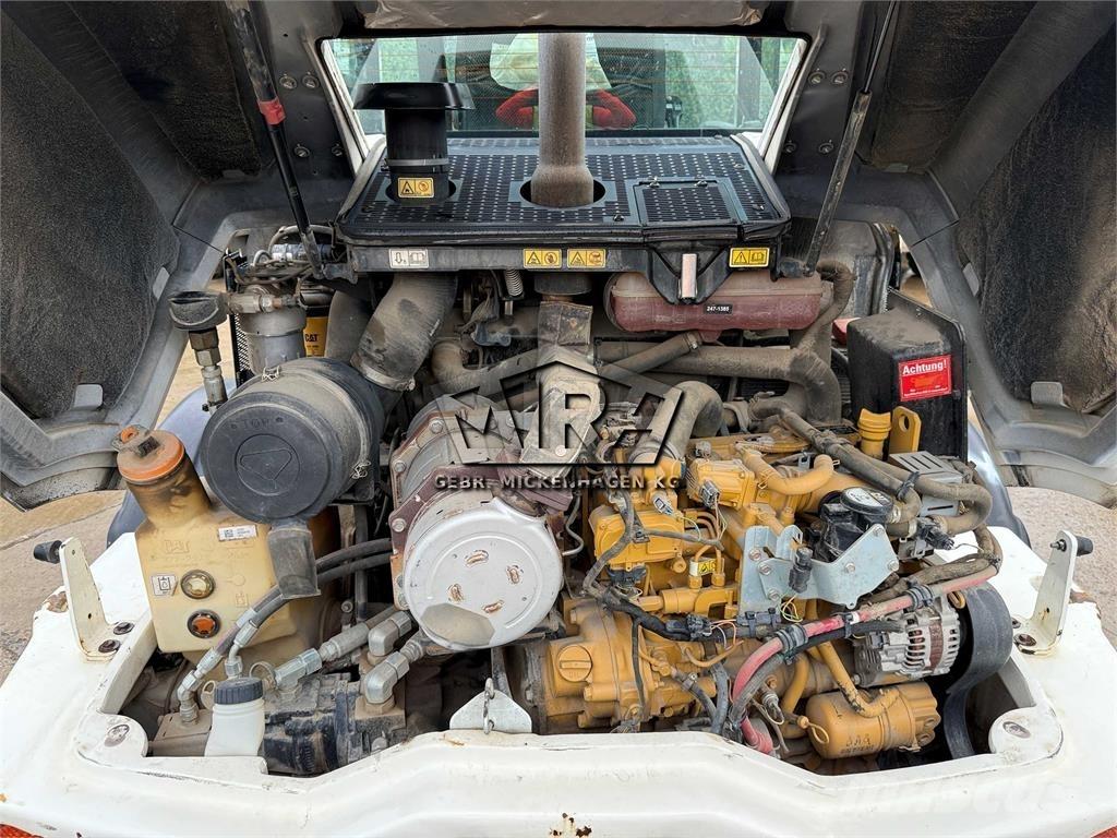 CAT 908M Фронтальные погрузчики