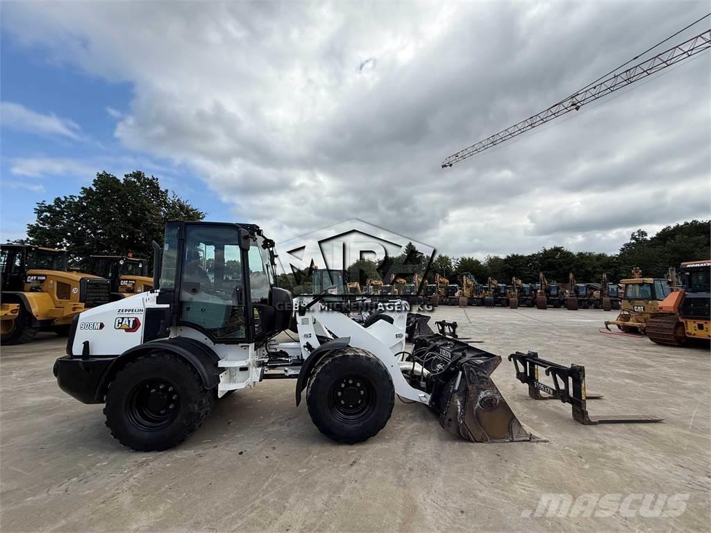 CAT 908M Фронтальные погрузчики
