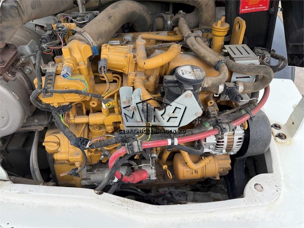 CAT 908M Фронтальные погрузчики