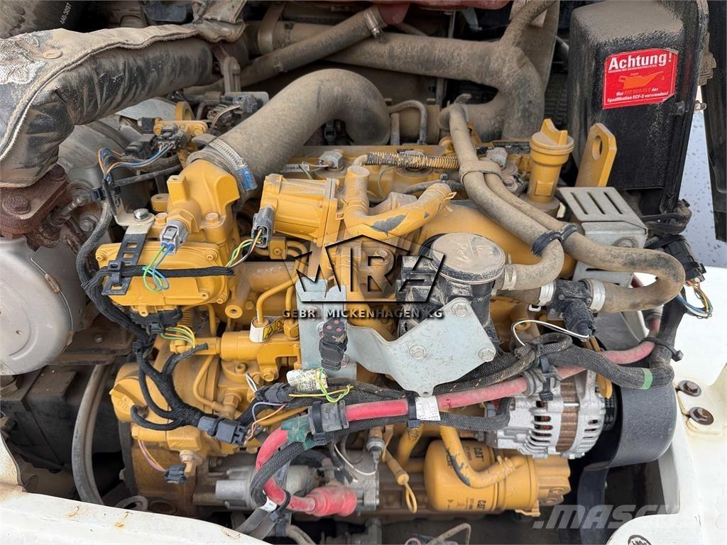 CAT 908M Фронтальные погрузчики
