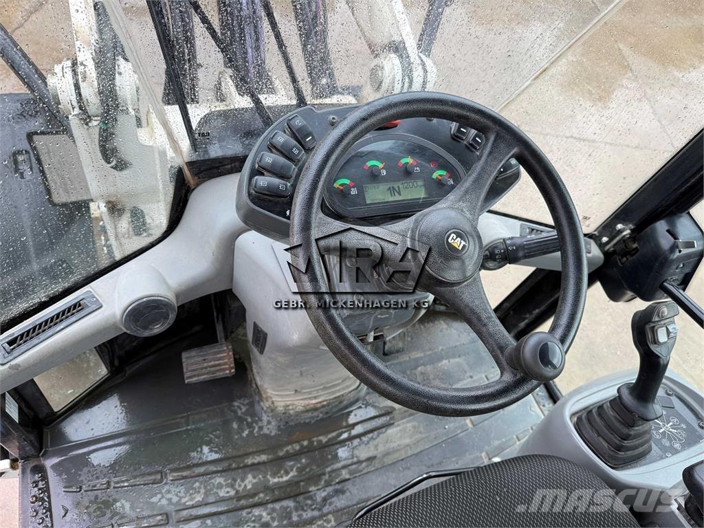 CAT 908M Фронтальные погрузчики