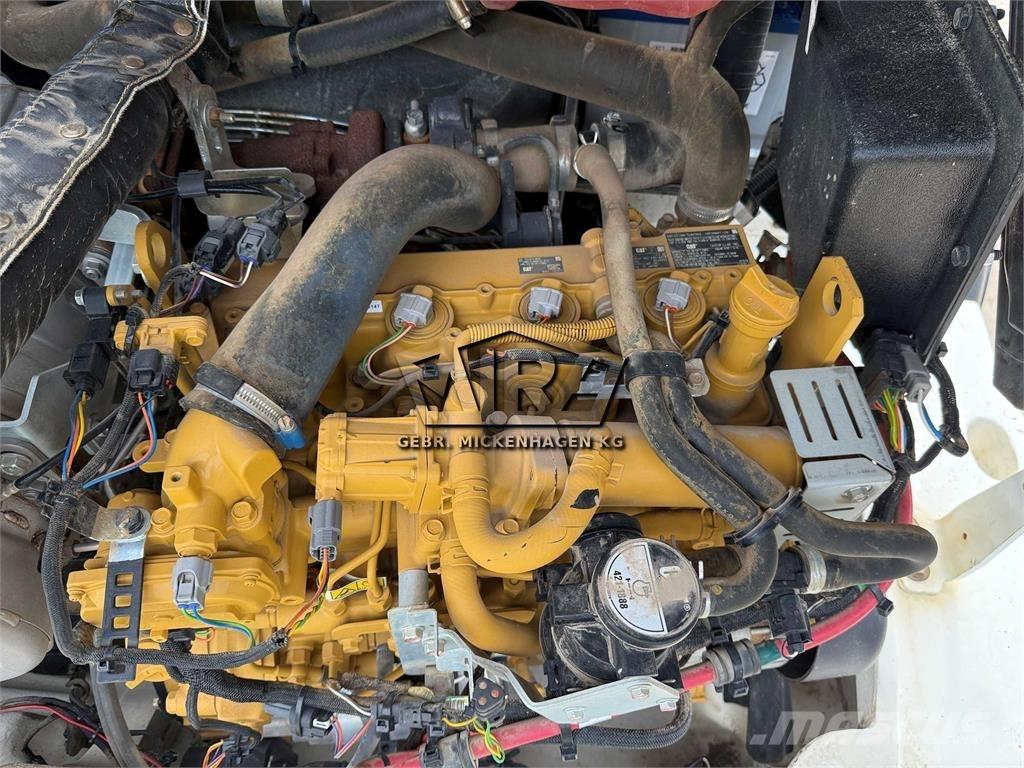 CAT 908M Фронтальные погрузчики