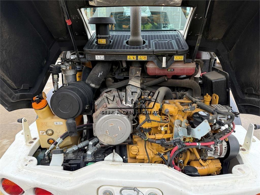 CAT 908M Фронтальные погрузчики