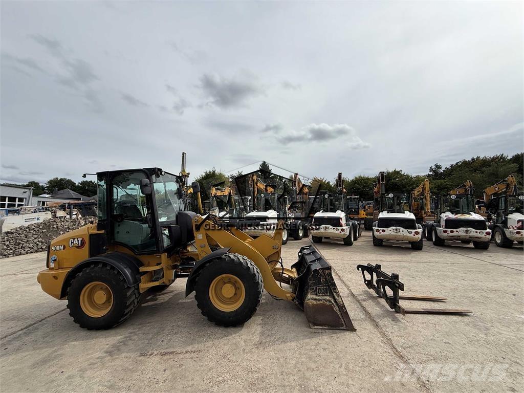 CAT 908M Фронтальные погрузчики