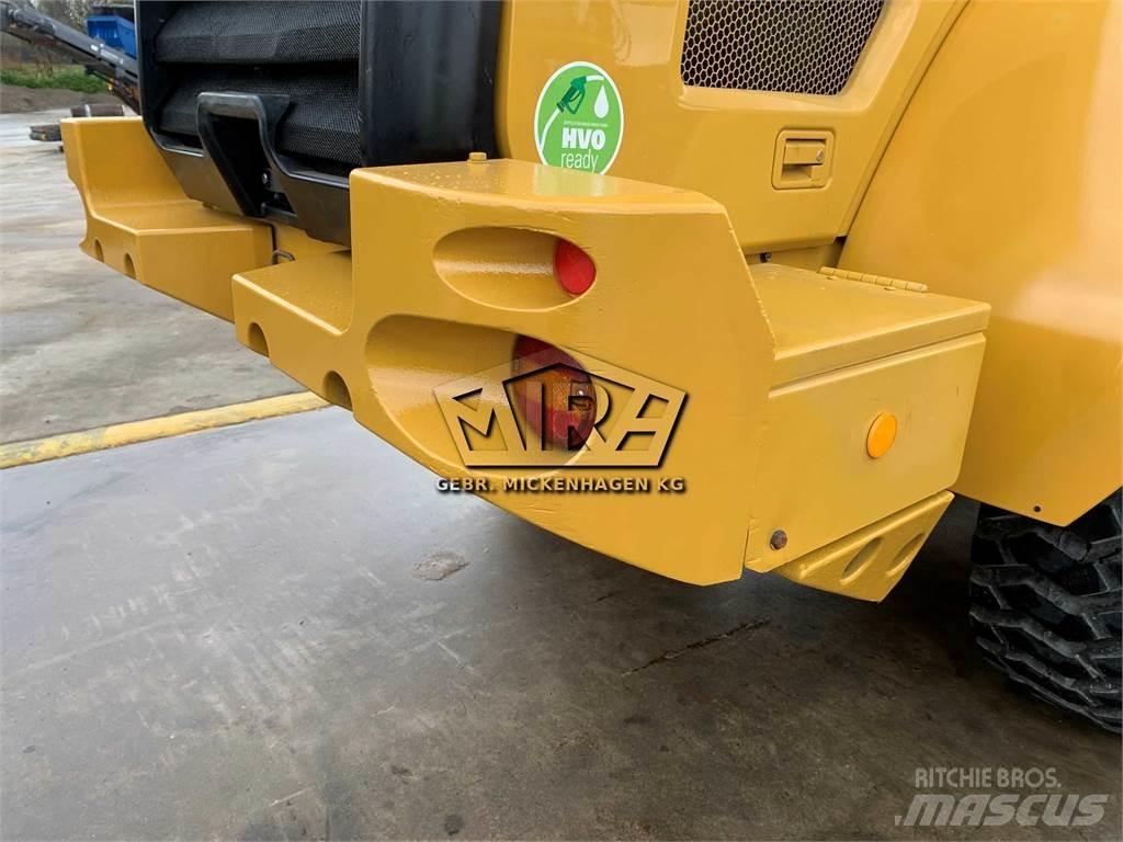 CAT 930M Фронтальные погрузчики